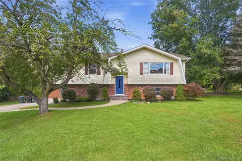 94 Booth Rd, Chester, NY 10918
