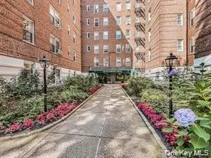 247 Parkview Ave #6P, Yonkers, NY 10708