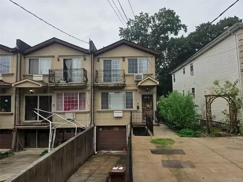21531 Hollis Ave, New York, NY 11429