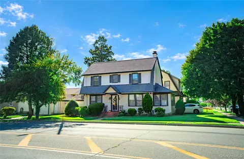 676 6th Ave, North Hempstead, NY 11040