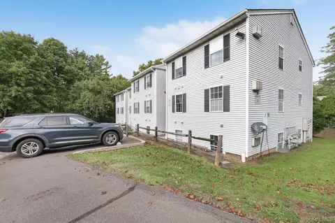 4 Lexington Hl #3, Monroe, NY 10926