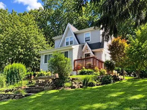 82 Birch Dr, Mount Pleasant, NY 10570