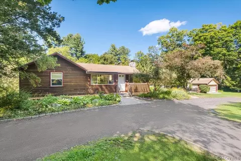 291 Peekskill Hollow Rd, Putnam Valley, NY 10579