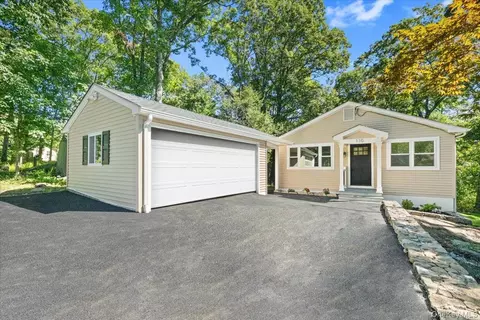 110 Pleasant Rd, Lake Peekskill, NY 10537