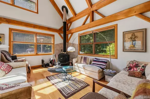Living - 104 Old Forge Dr, Kent, NY 10512 photo 2 of 4