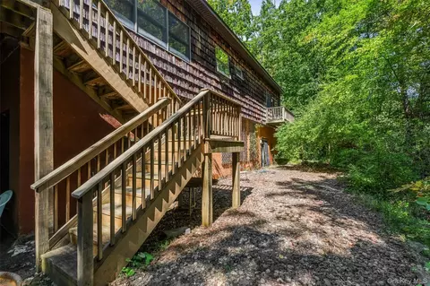 Exterior - 104 Old Forge Dr, Kent, NY 10512 photo 8 of 13