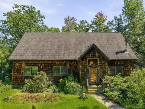 Exterior - 104 Old Forge Dr, Kent, NY 10512 photo 12 of 13