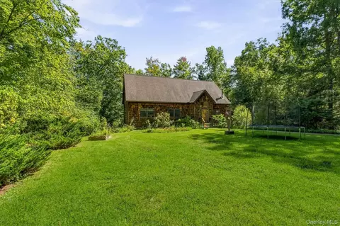 Exterior - 104 Old Forge Dr, Kent, NY 10512 photo 3 of 13