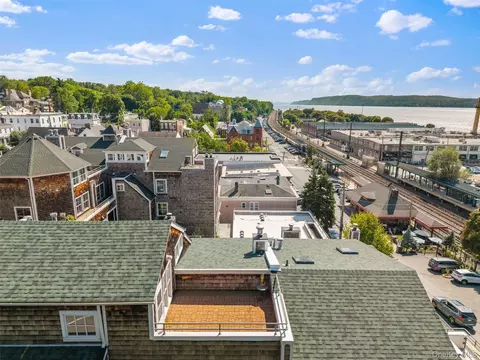 27 N Buckhout St #10, Greenburgh, NY 10533