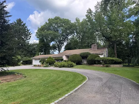 2495 Cedar Swamp Rd, Glen Head, NY 11545