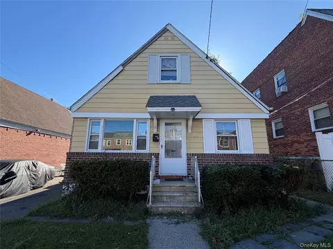 89-68 Springfield Blvd, New York, NY 11427