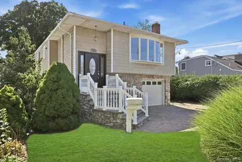 6 Adam Rd W, Massapequa, NY 11758