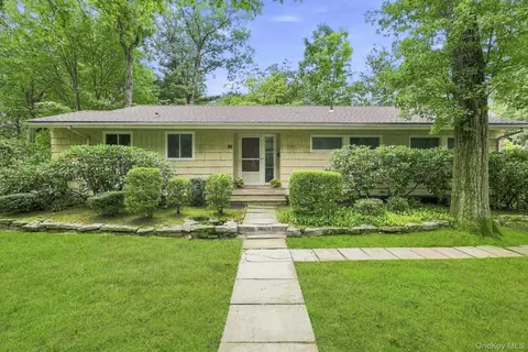 21 Seely Pl, Greenburgh, NY 10583