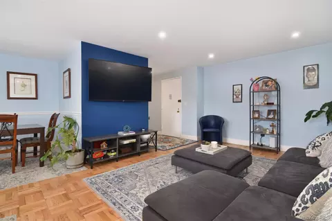 499 N Broadway #2J, White Plains, NY 10603