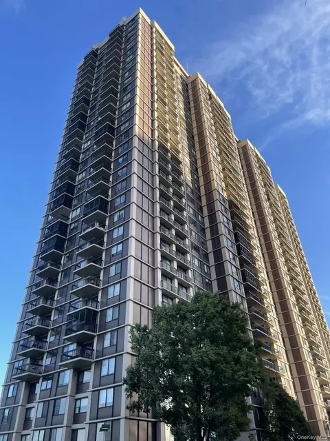 27110 Grand Central Pkwy #29S, New York, NY 11005