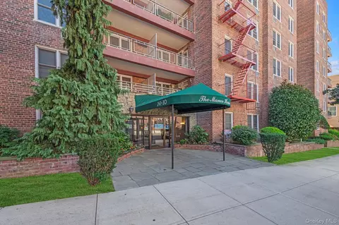 241-20 Northern Blvd #6K, Douglaston, NY 11362