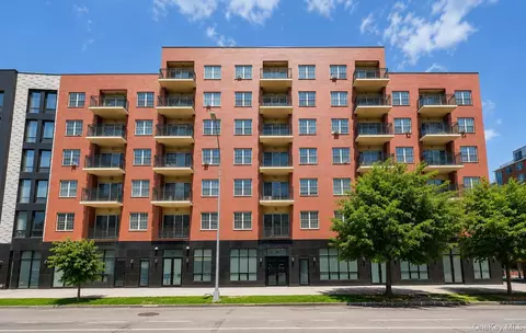 7166 Parsons Blvd #6C, New York, NY 11365