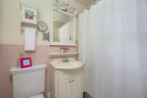 Bath - 79 Hapeman Hill Rd, Red Hook, NY 12571 photo 3 of 3