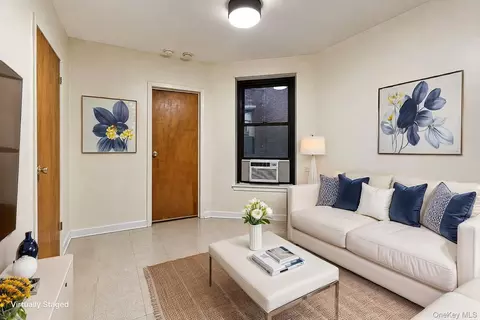 153 W 106th St #3B, New York, NY 10025