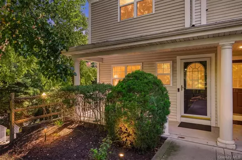 Exterior - 111 Highridge Ct, Peekskill, NY 10566 photo 5 of 8