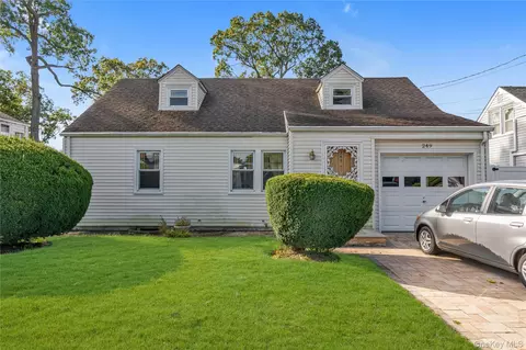 249 Debevoise Ave, Roosevelt, NY 11575