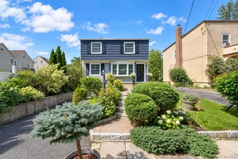 39 Saint Joseph St, New Rochelle, NY 10805
