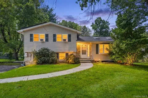 115 E Main St, Washingtonville, NY 10992