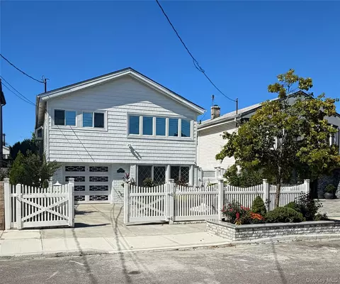 16028 87th St, New York, NY 11414