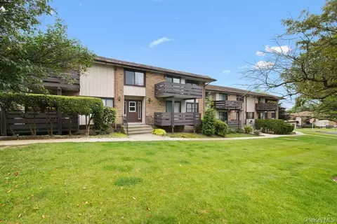 167 Sierra Vista Ln, Clarkstown, NY 10989