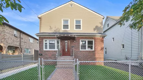 124-23 135th Pl, South Ozone Park, NY 11420