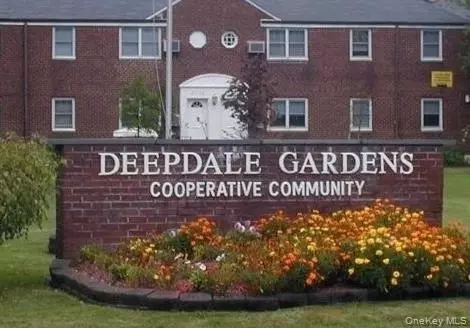 249-52 60th Ave #UPPER, Little Neck, NY 11362