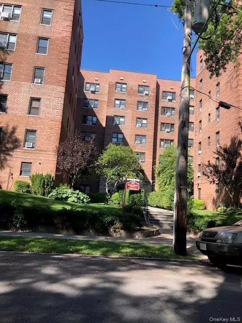 30 Ehrbar Ave #306, Mount Vernon, NY 10552