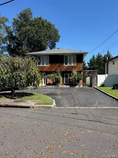 48 Milland Dr, Northport, NY 11768