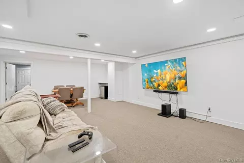Other - 20 Hunt Ct, Jericho, NY 11753 photo 6 of 10