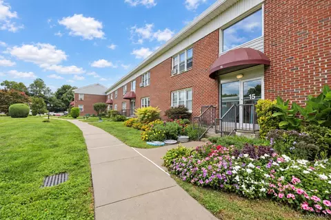 15 Winchester Ave #2B, Yonkers, NY 10710