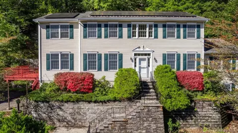 79 Cliff St, Greenburgh, NY 10706