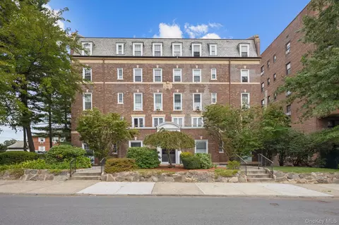 208 Centre Ave #4-B, New Rochelle, NY 10805