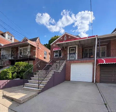 712 E 232nd St, New York, NY 10466