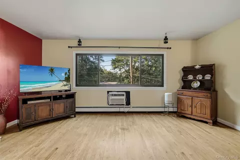Living - 17 Pemart Ave, Peekskill, NY 10566 photo 3 of 5