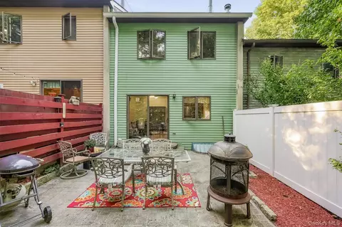 Exterior - 17 Pemart Ave, Peekskill, NY 10566 photo 4 of 6