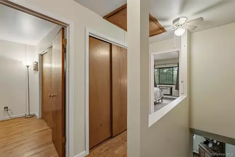 Entry Way - 17 Pemart Ave, Peekskill, NY 10566 photo 4 of 6