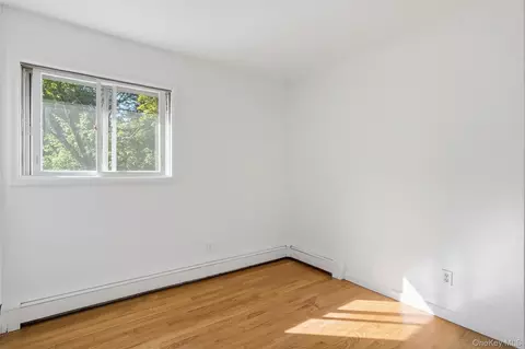 Bedroom - 19 Miron Dr, Poughkeepsie, NY 12603 photo 4 of 7