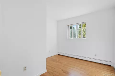 Bedroom - 19 Miron Dr, Poughkeepsie, NY 12603 photo 5 of 7