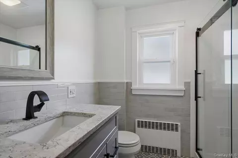 Bath - 8 E Willow St, Beacon, NY 12508 photo 2 of 4