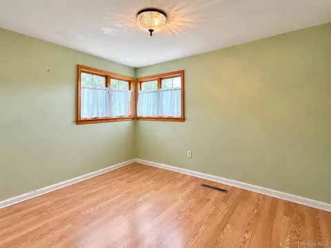 Bedroom - 2 Maple Ave, Garnerville, NY 10923 photo 3 of 6