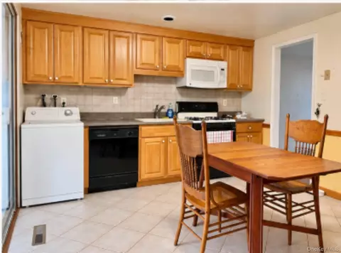 Kitchen - 2 Maple Ave, Garnerville, NY 10923 photo 1 of 1