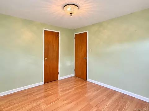 Bedroom - 2 Maple Ave, Garnerville, NY 10923 photo 4 of 6