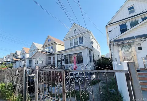 109-57 132nd St, South Ozone Park, NY 11420