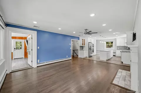 Living - 624 Mt View Rd, Peekskill, NY 10566 photo 3 of 4
