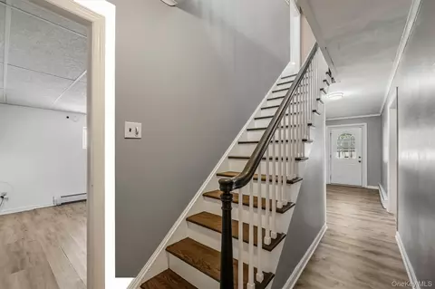 Entry Way - 624 Mt View Rd, Peekskill, NY 10566 photo 1 of 2